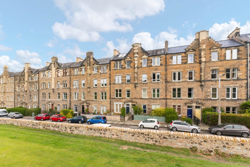 2f2, 17 Royal Park Terrace, Edinburgh, EH8 8JB